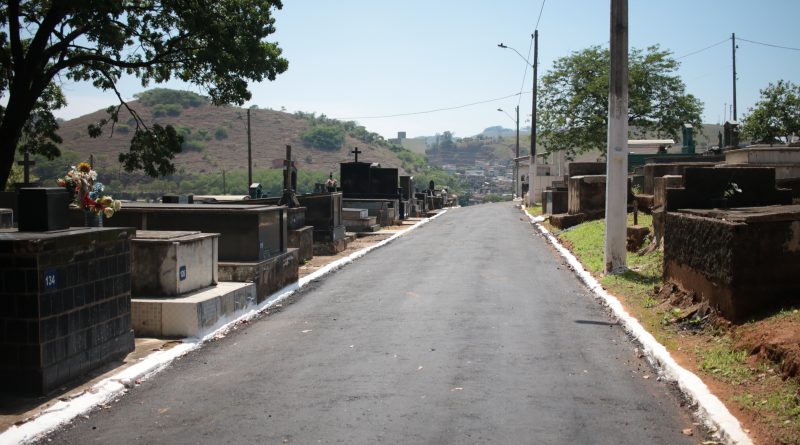 Cemitério de Fabriciano recebe obras de pavimentação e se prepara para o Dia de Finados