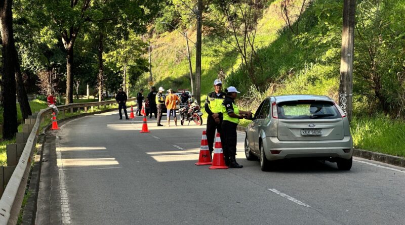 Forças de segurança se unem em ações de fiscalização no trânsito de Ipatinga