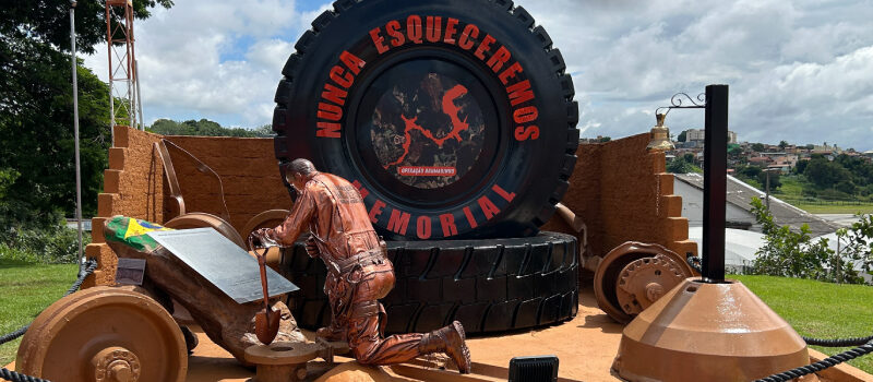 Corpo de Bombeiros de Minas Gerais inaugura memorial para as vítimas do rompimento da barragem em Brumadinho