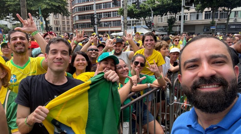 Tentativa de golpe do 8 de janeiro: Deputado Lincoln Drumond participa de ato em defesa da anistia dos presos. Professor da UFF opina