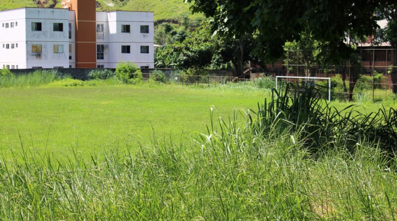 ABANDONO: Campo do São Cristóvão, em Timóteo, continua sendo uma preocupação para moradores